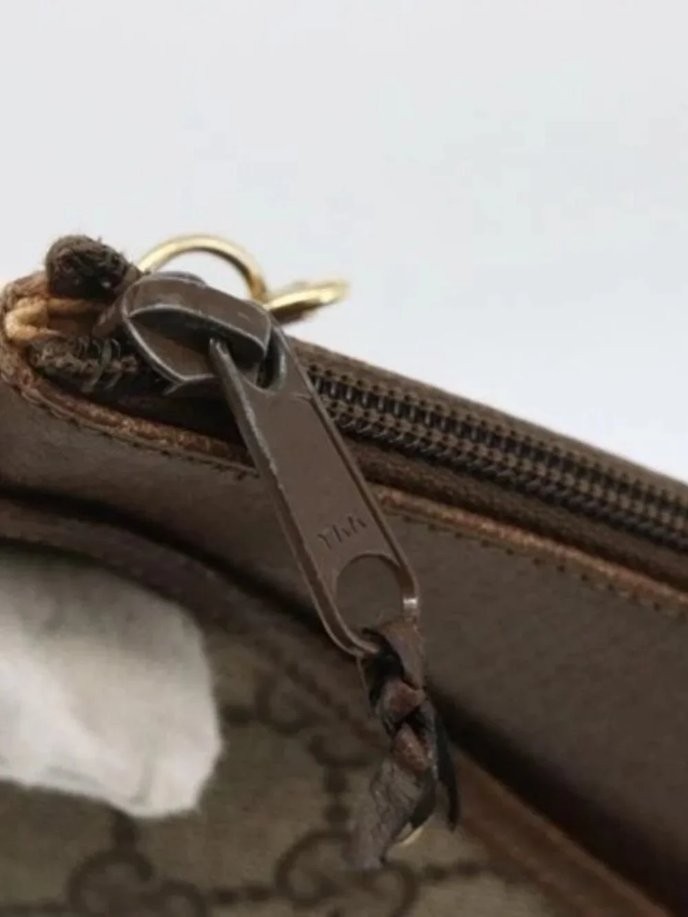 Gucci brand	gucci color	beige